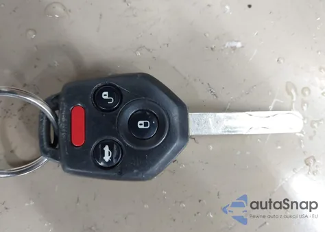 2010 Subaru Outback 2.5I Limited z USA, uszkodzony, nr VIN 4S4BRBJCXA3340481